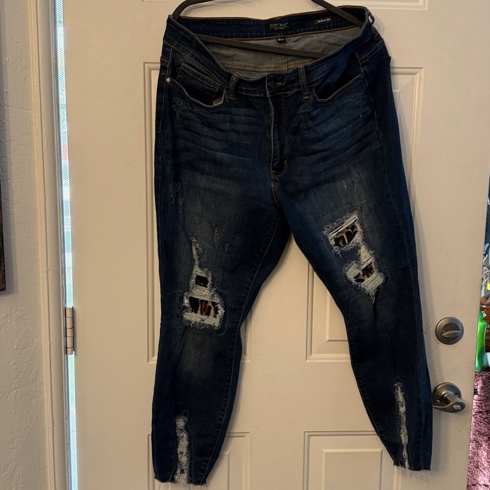 Judy Blue Skinny Fit Distressed with Animal patches NWOT